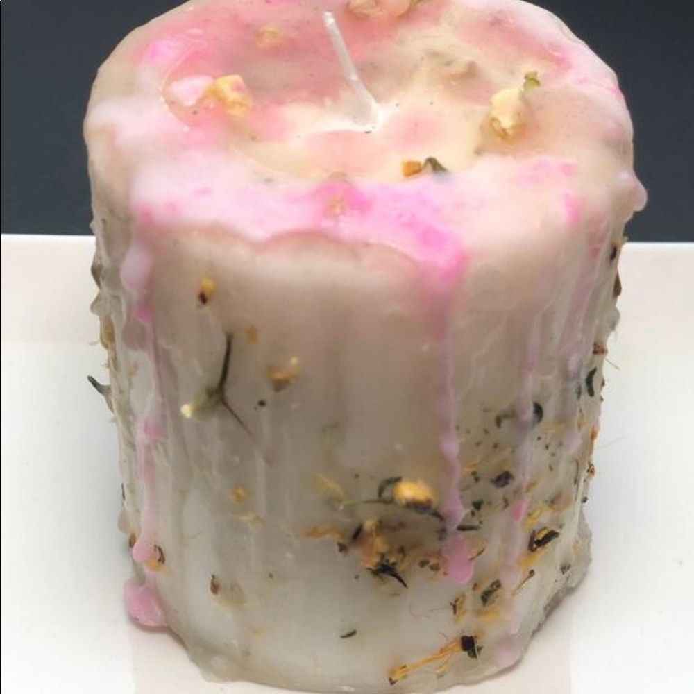 GODDESS PILLAR CANDLE